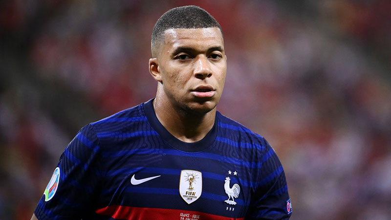 Đội trưởng Kylian Mbappé